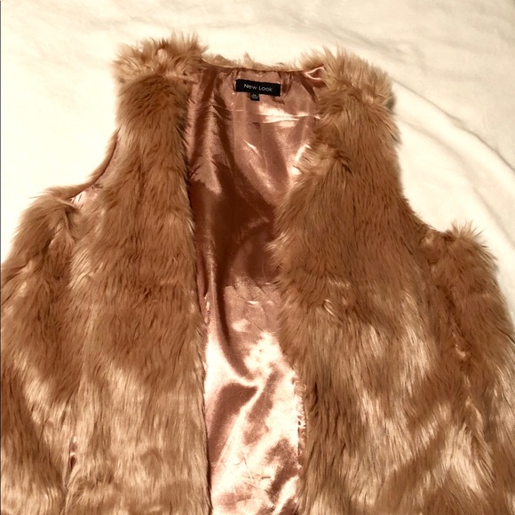 Woman’s plus size mauve fur vest with silk lining - Picture 2 of 5